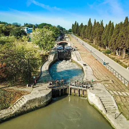 Belle Étape-Meublé de Tourisme 3 étoiles -Résidence Les Logis de Béziers-Garage optionnel-Cœur de ville-Plages à 16km ! Appartamento