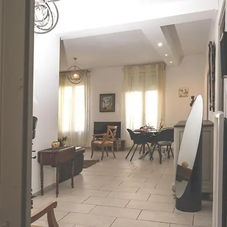 Belle Étape-Meublé de Tourisme 3 étoiles -Résidence Les Logis de Béziers-Garage optionnel-Cœur de ville-Plages à 16km ! Appartamento Béziers