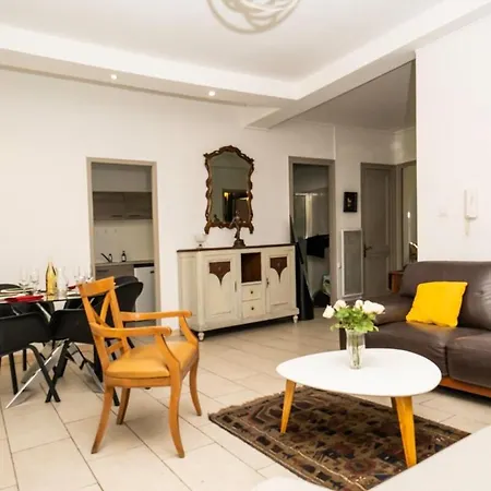 Belle Étape-Meublé de Tourisme 3 étoiles -Résidence Les Logis de Béziers-Garage optionnel-Cœur de ville-Plages à 16km ! Appartamento Béziers