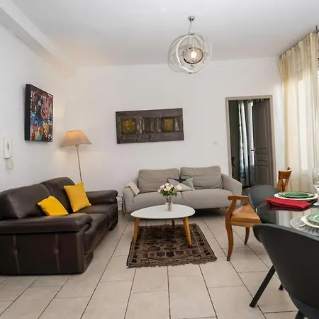 Belle Étape-Meublé de Tourisme 3 étoiles -Résidence Les Logis de Béziers-Garage optionnel-Cœur de ville-Plages à 16km ! Appartamento *